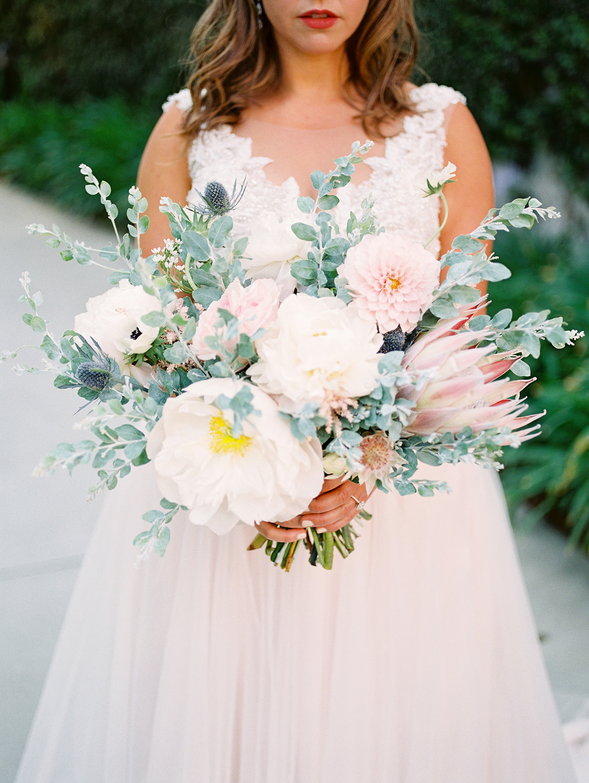 white peony bouquet.jpg