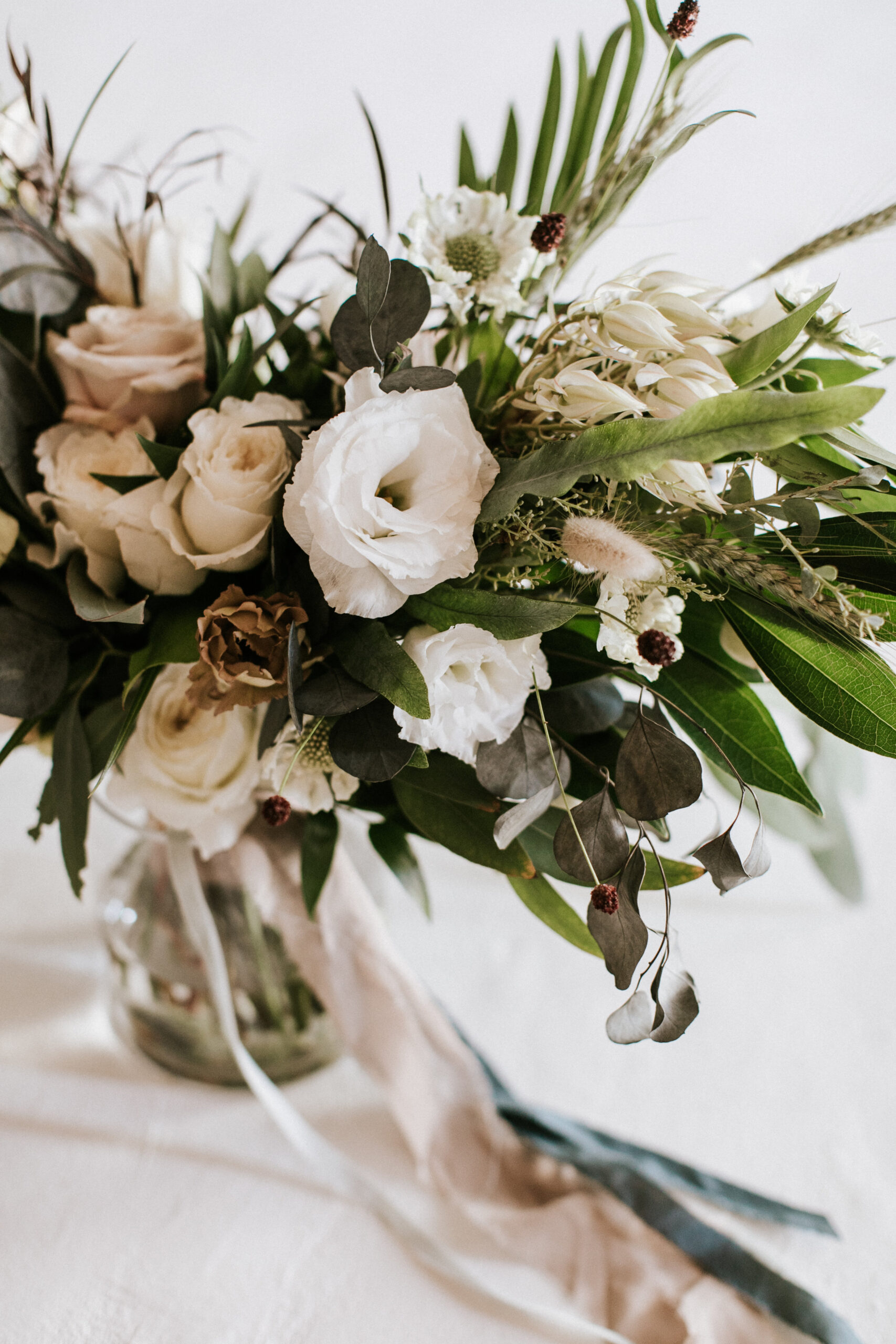 white tropical bouquet.jpg